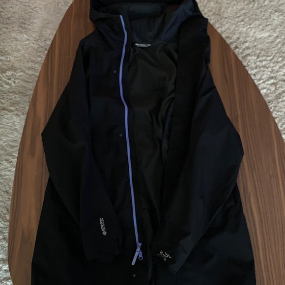 Arc'teryx Solano Women's Coat *SOLD - Picture 1 of 5